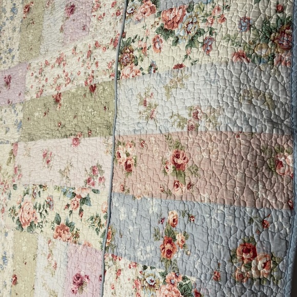 jcpenney Bedding Jcpenney Floral Twin Quilt With Sham Poshmark